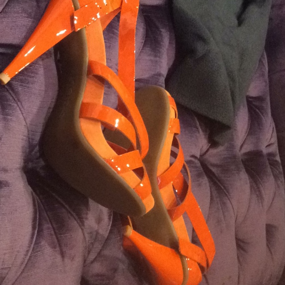 KORS Michael Kors orange strappy sandals - Picture 4 of 8